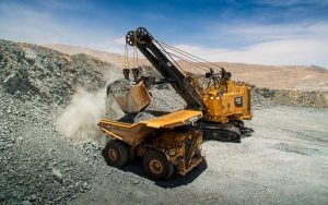 Fisrt-andes-proyecto-santa-gloria-brecha-mineralizada